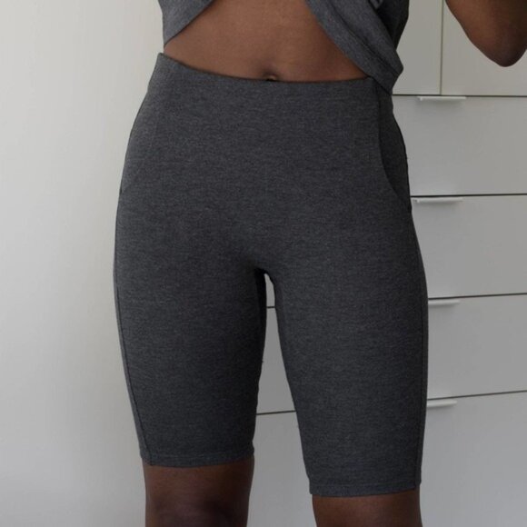 LUNYA Shorts Womens Medium Gray Restore Bike Short M Mercurial Gray Heather NWOT - Picture 1 of 8